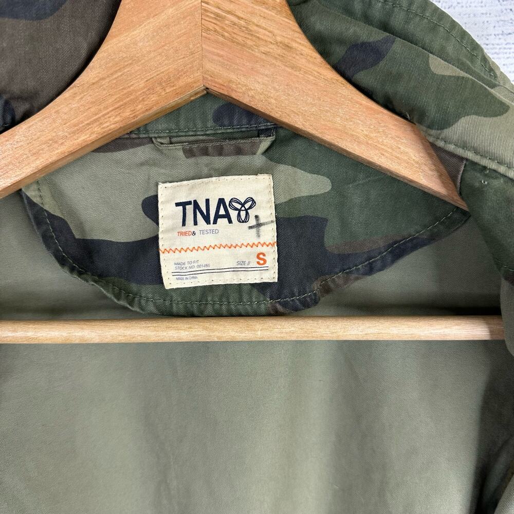 TNA Aritzia Womens size Small Camo Utility Jacket Green Adjustable Waist - Picture 6 of 14